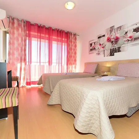 Beautiful Coral And Ocean Blue In Oceano Atlantico Portimão