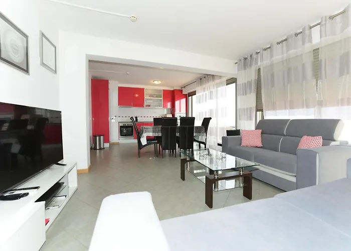 Beautiful Coral And Ocean Blue In Oceano Atlantico Hotel Portimão