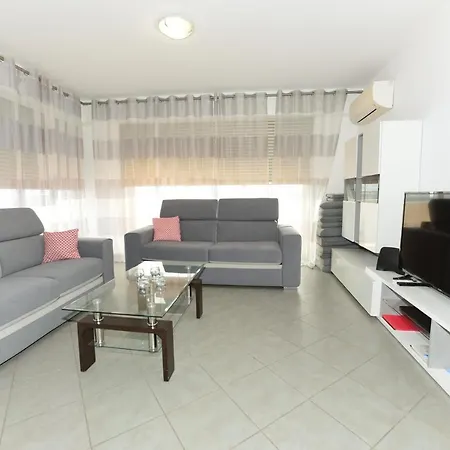 Отель Beautiful Coral And Ocean Blue In Oceano Atlantico