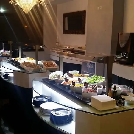 Beautiful Coral And Ocean Blue In Oceano Atlantico Портиман