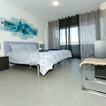 Otel Beautiful Coral And Ocean Blue In Oceano Atlantico