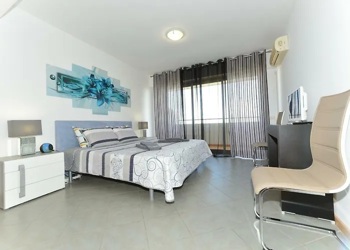 Beautiful Coral And Ocean Blue In Oceano Atlantico פורטימאו