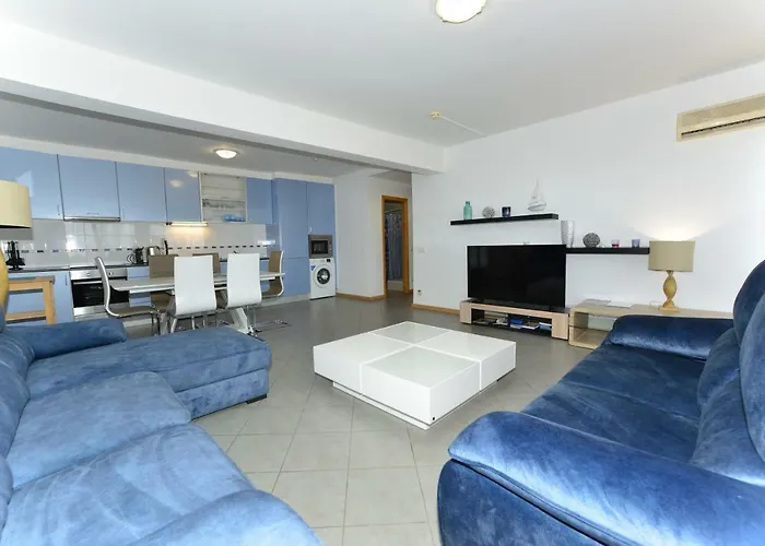 Beautiful Coral And Ocean Blue In Oceano Atlantico * פורטימאו